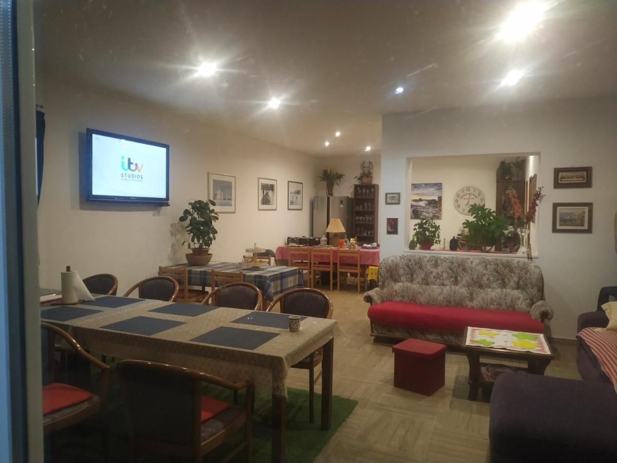 Motel Stone Gardens Doli Ngoại thất bức ảnh