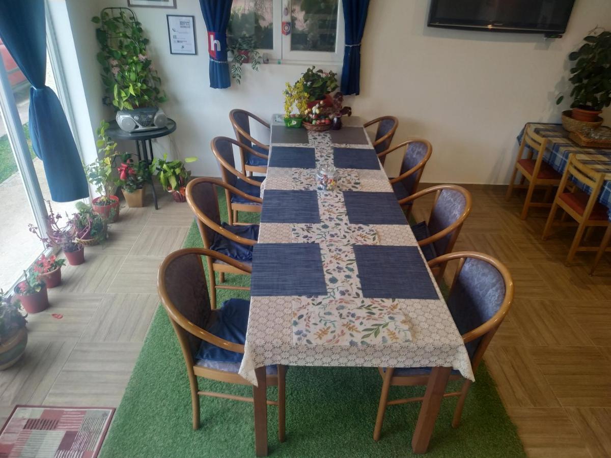 Motel Stone Gardens Doli Ngoại thất bức ảnh