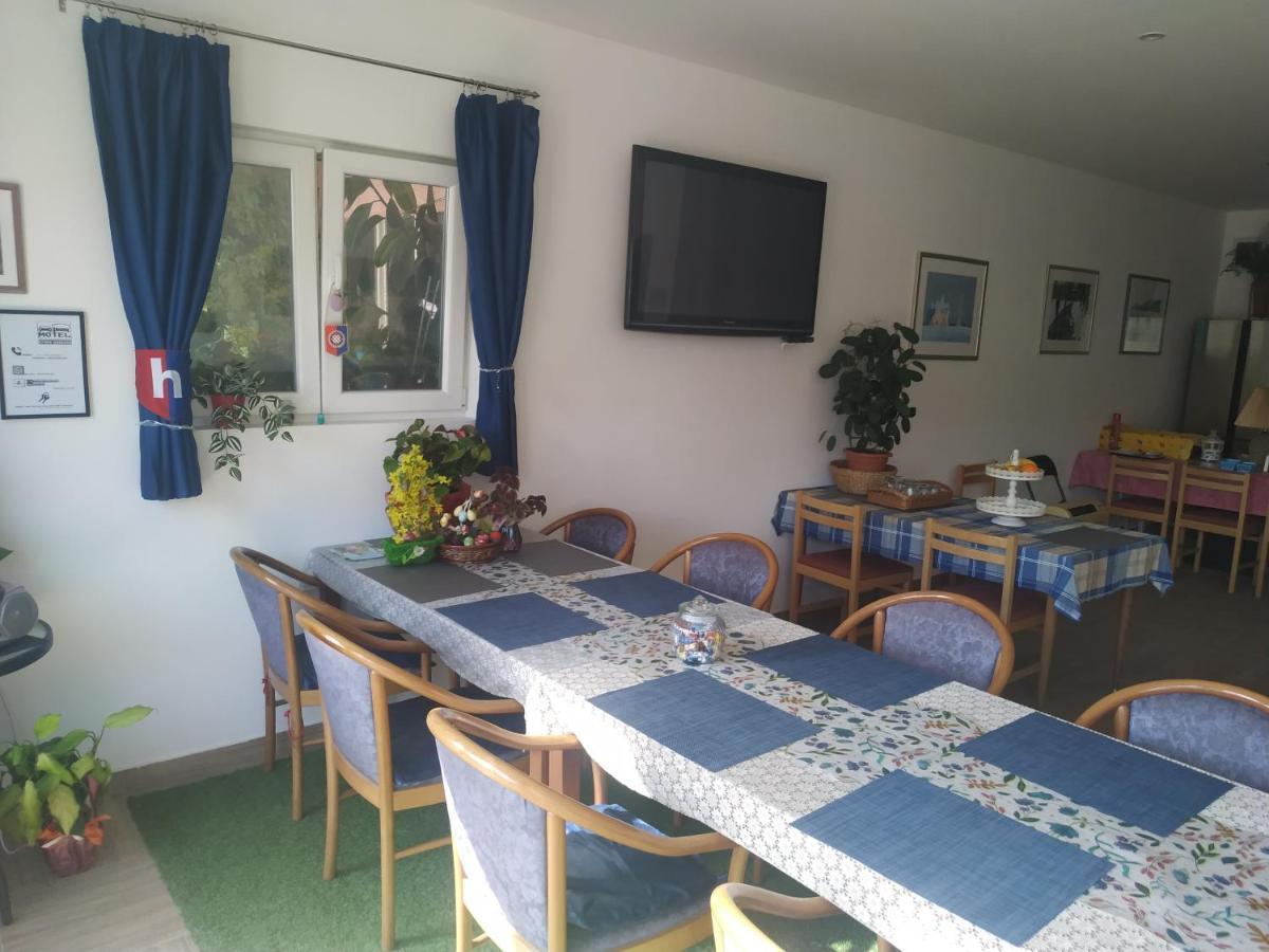 Motel Stone Gardens Doli Ngoại thất bức ảnh